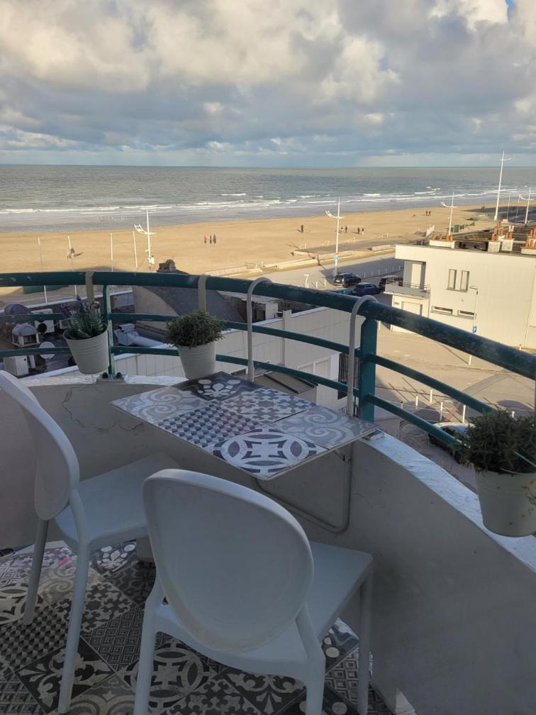 Studio Vue Mer Au Coeur De Malo Les Bains Pieds Dans L Eau ダンケルク エクステリア 写真